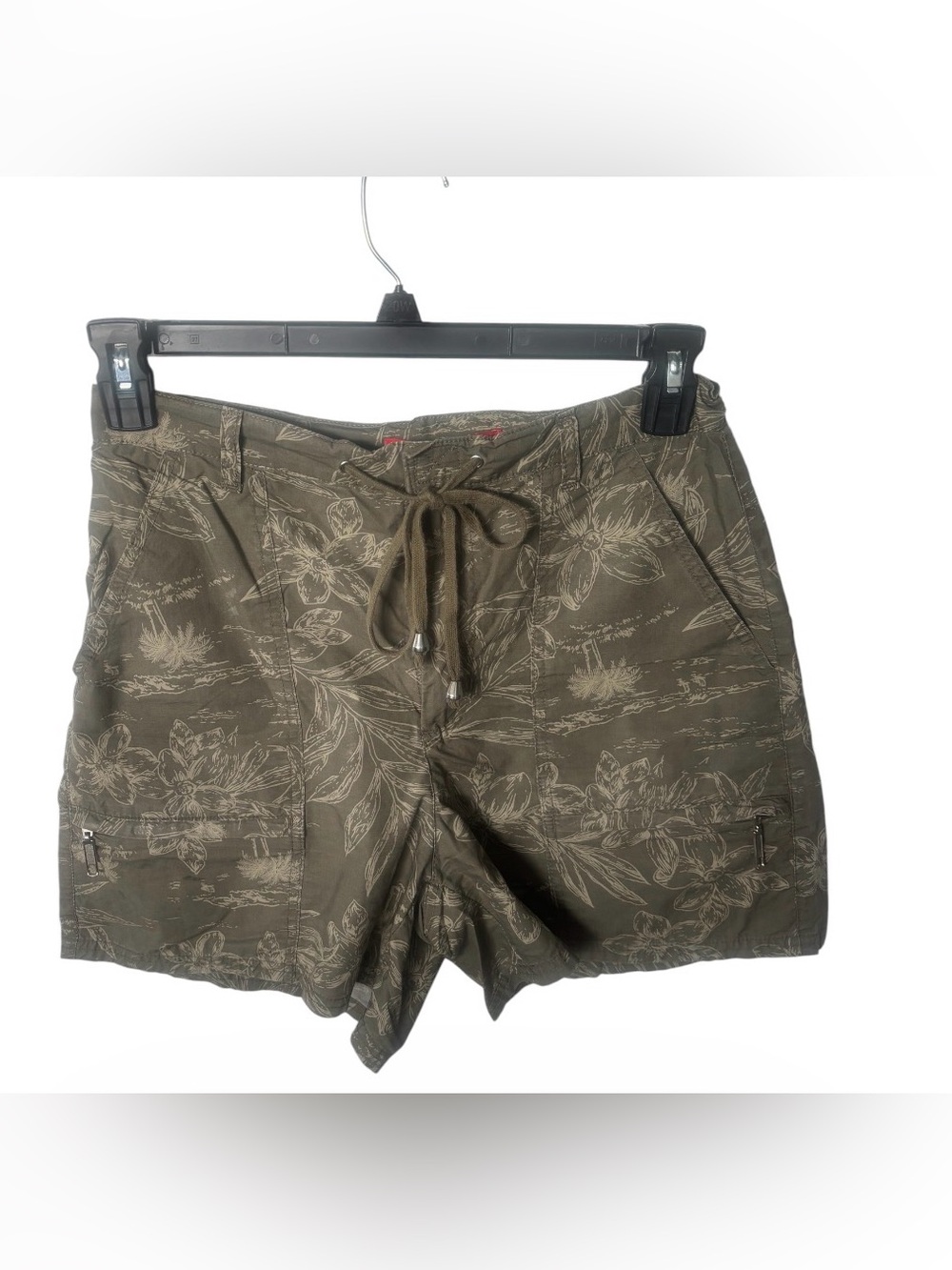 Gloria Vanderbilt Olive Green Floral Drawstring Cargo Shorts.